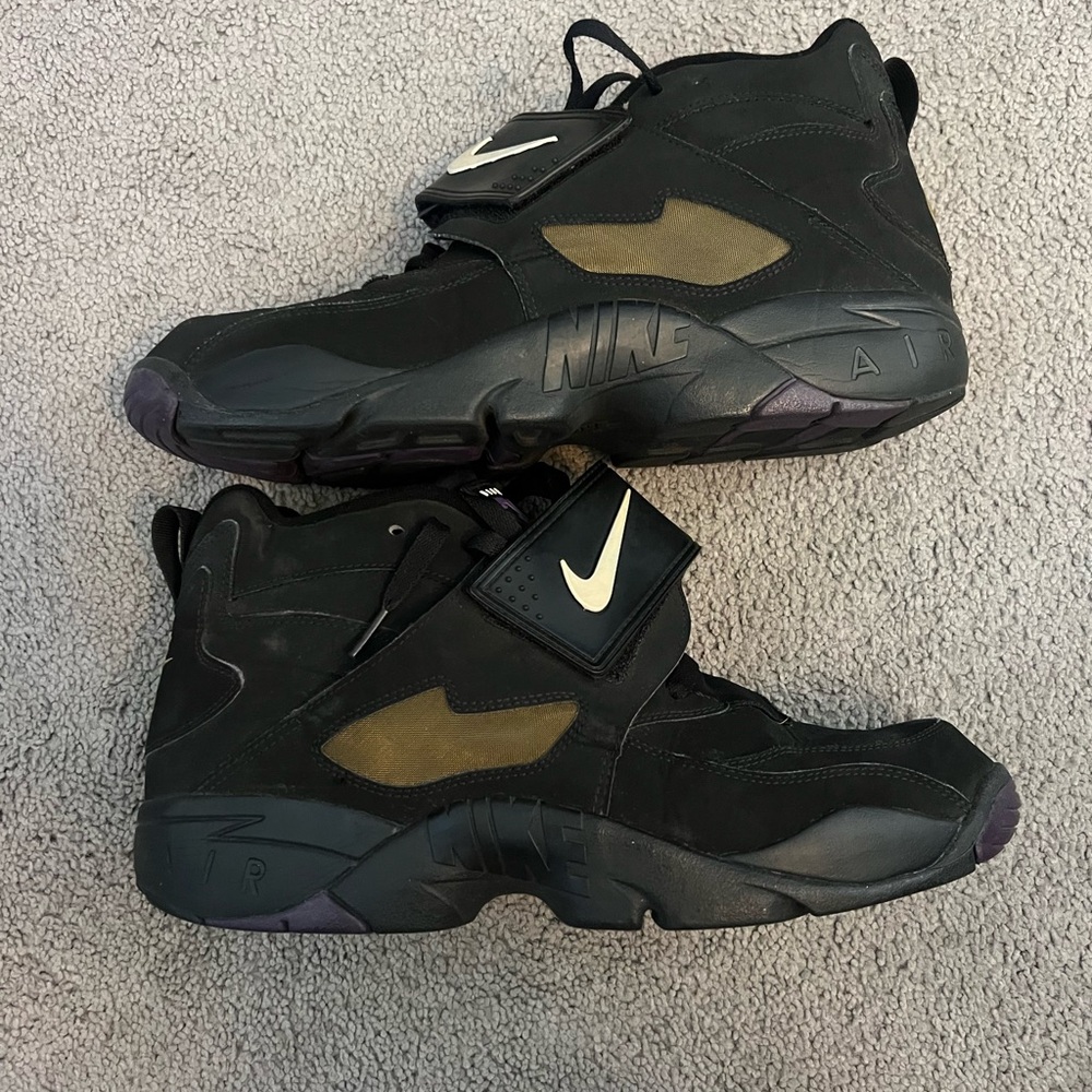 Nike diamond turf 2010 size 13
